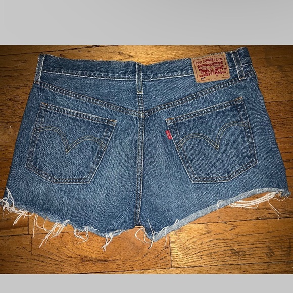 Levi Button Up Shorts - Picture 2 of 4